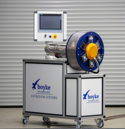 Laborextruder der Firma Boyke Technologies mit teilintegriertem Motor TWSi-420 mit einem 180° 5,5 kW Modul.